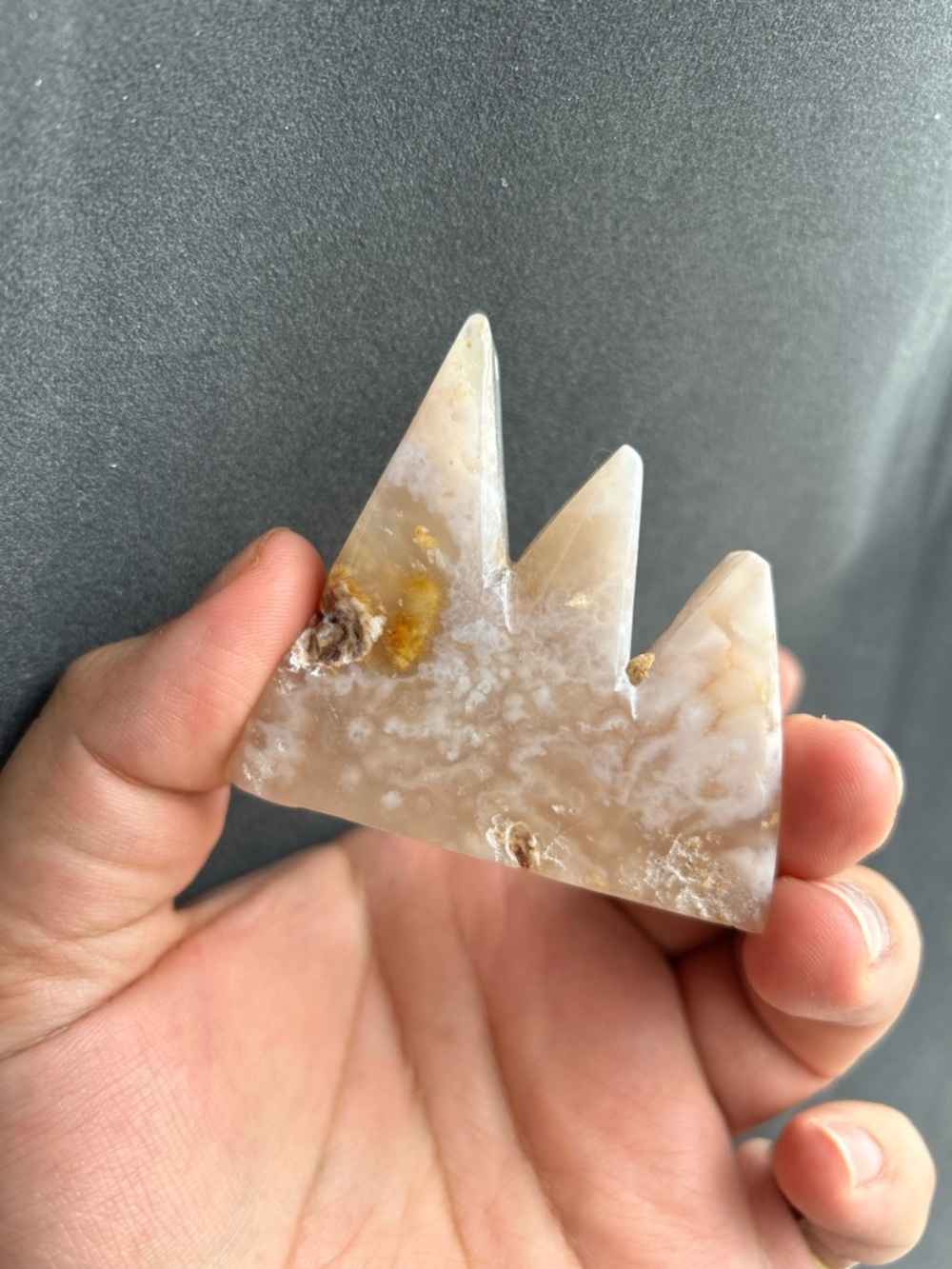 Flower Agate mountain carving